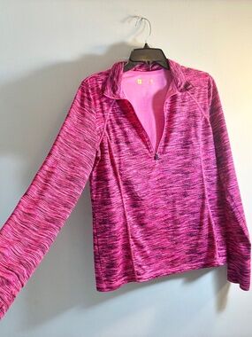 Version Semi Fit Pullover Top